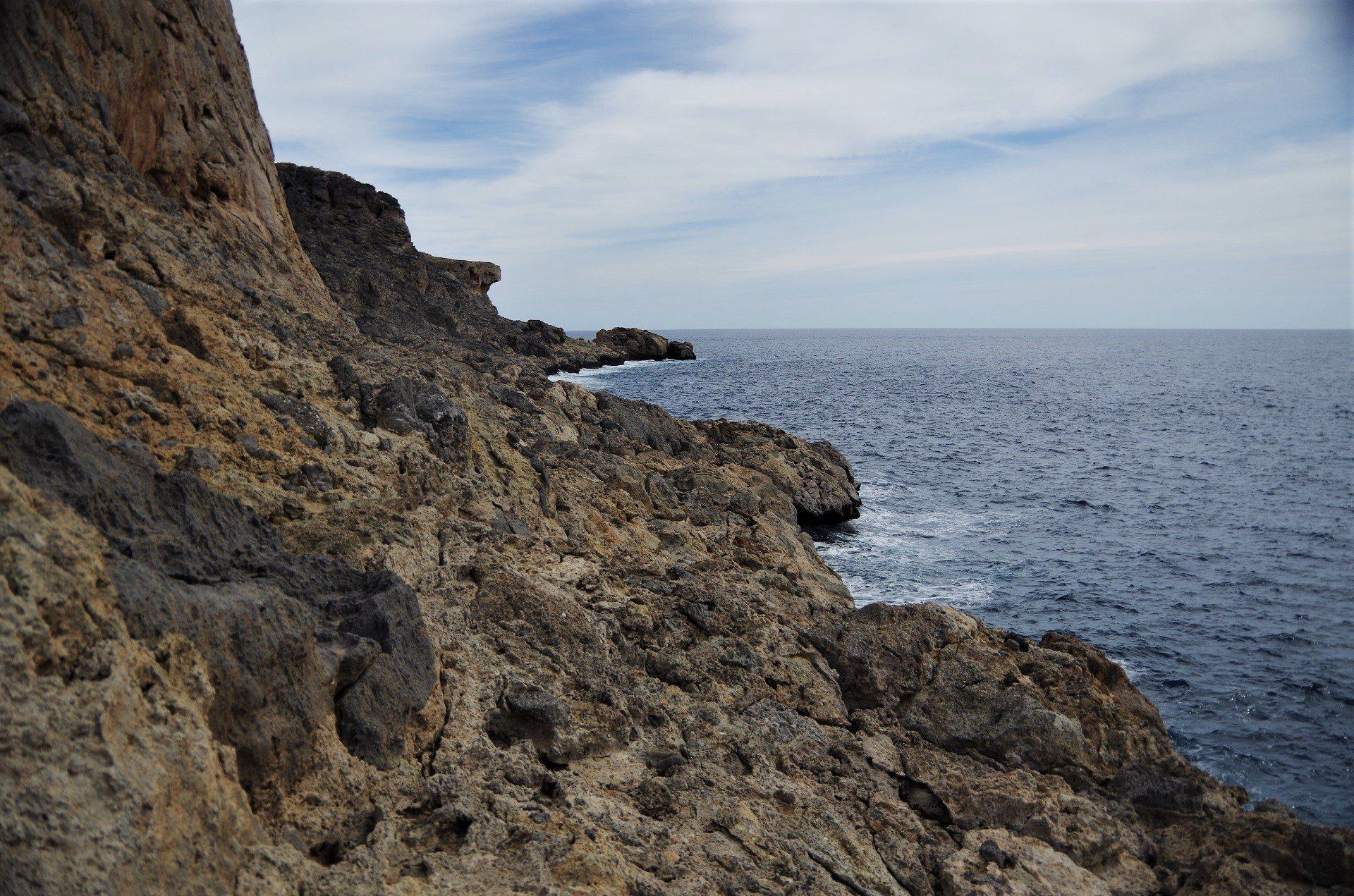 Drogi wspinaczkowe na klifie Agios Ioannis