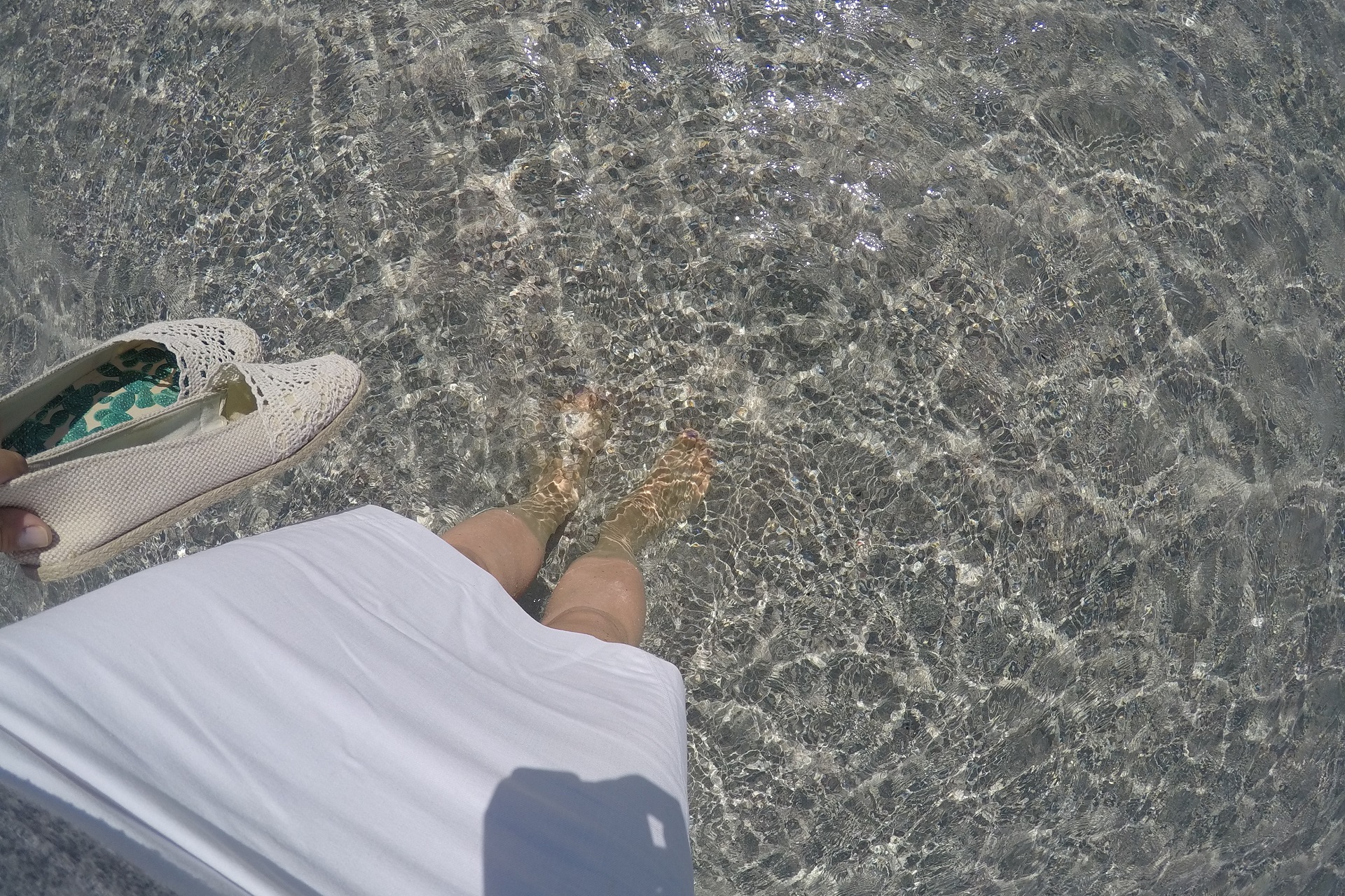 Krystalicznie czysta woda na plaży Elafonisi