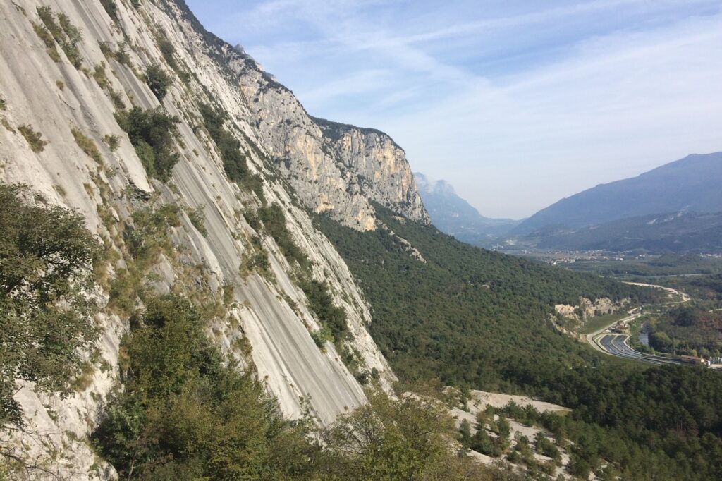 Ściana wspinaczkowa w rejonie Placchce Zebrate