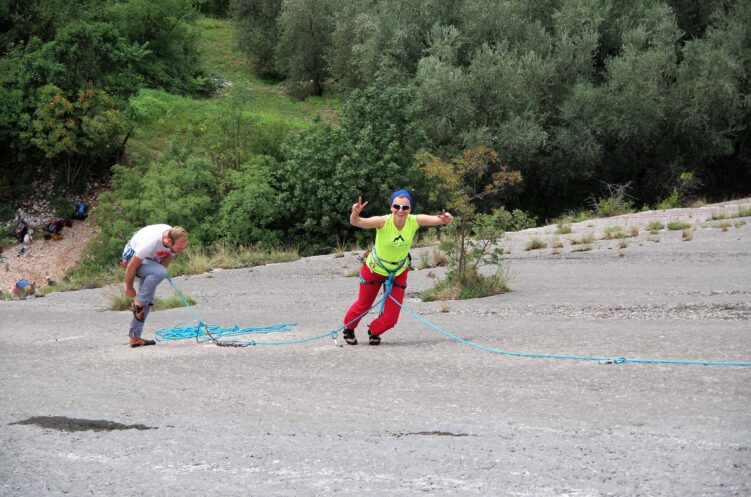 Pola na drodze wspinaczkowej w Placche di Baone, Arco