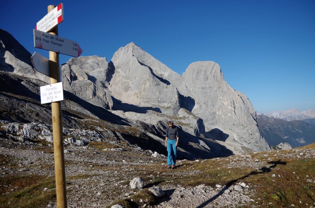 Widok na Gran Vernel 3205 m z przełeczy Forcella Col del Bous 2438 m