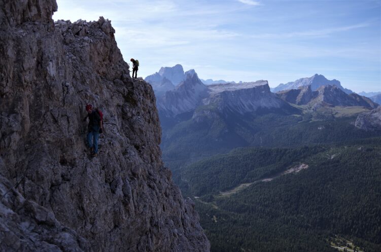 Często są to bardzo wąskie "ścieżki" na skale