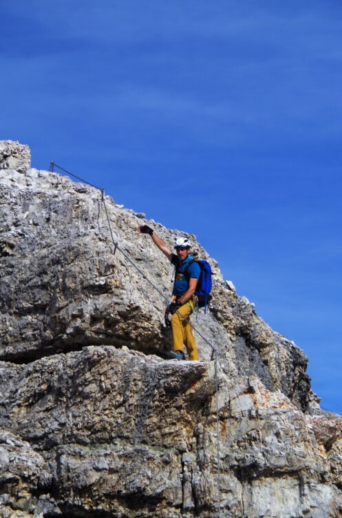 Ferrata Gianni Aglio rozpoczyna się drabinką