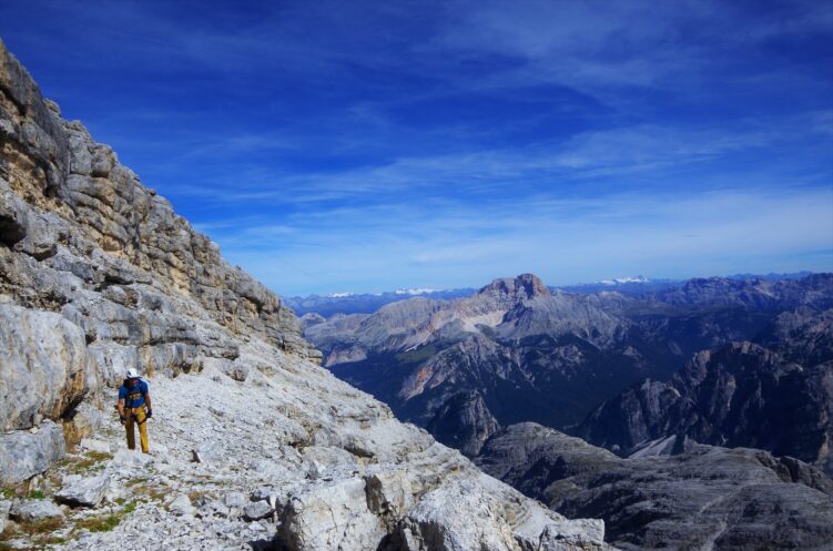 Jeden z trawersów na ferracie Gianni Aglio