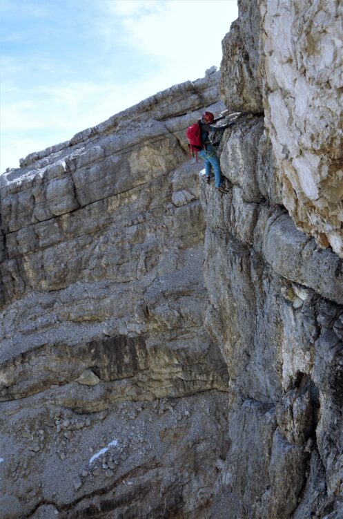 Mocno eksponowany trawers na ferracie Gianni Aglio za C/D