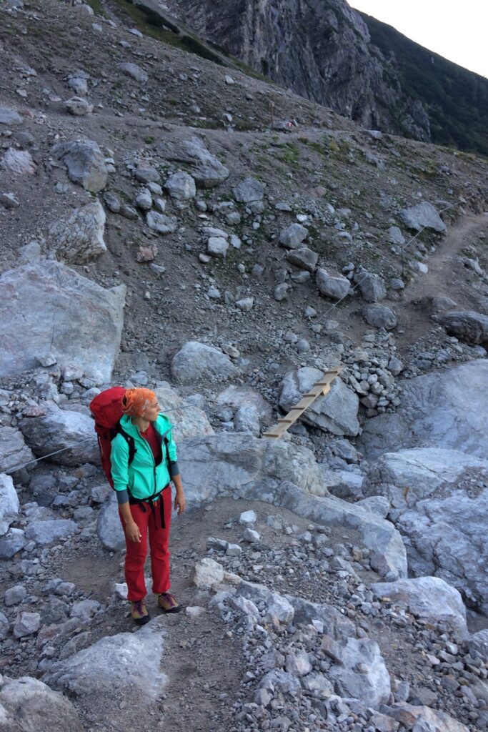 Pola na podejściu via ferratę Anna Klettersteig, Dachstein