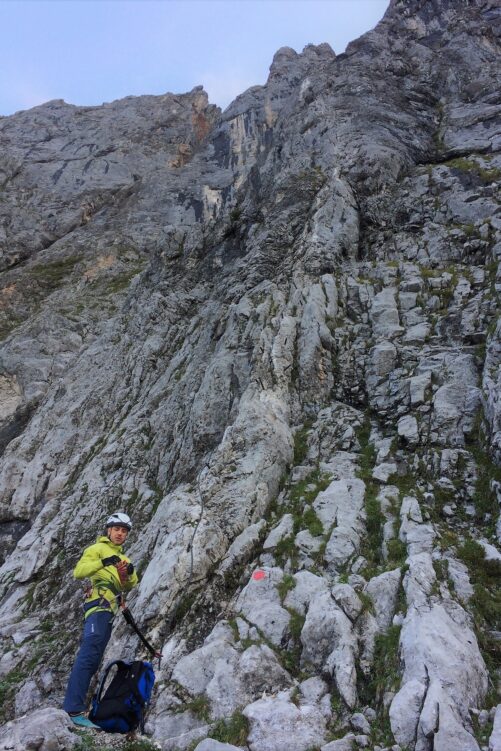 Darek przy starcie ferraty Anna na Dachstein