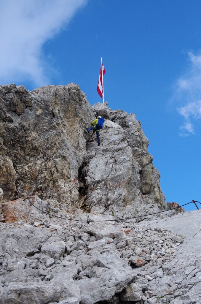 Darek u szczytu ferraty Johann, Dachstein