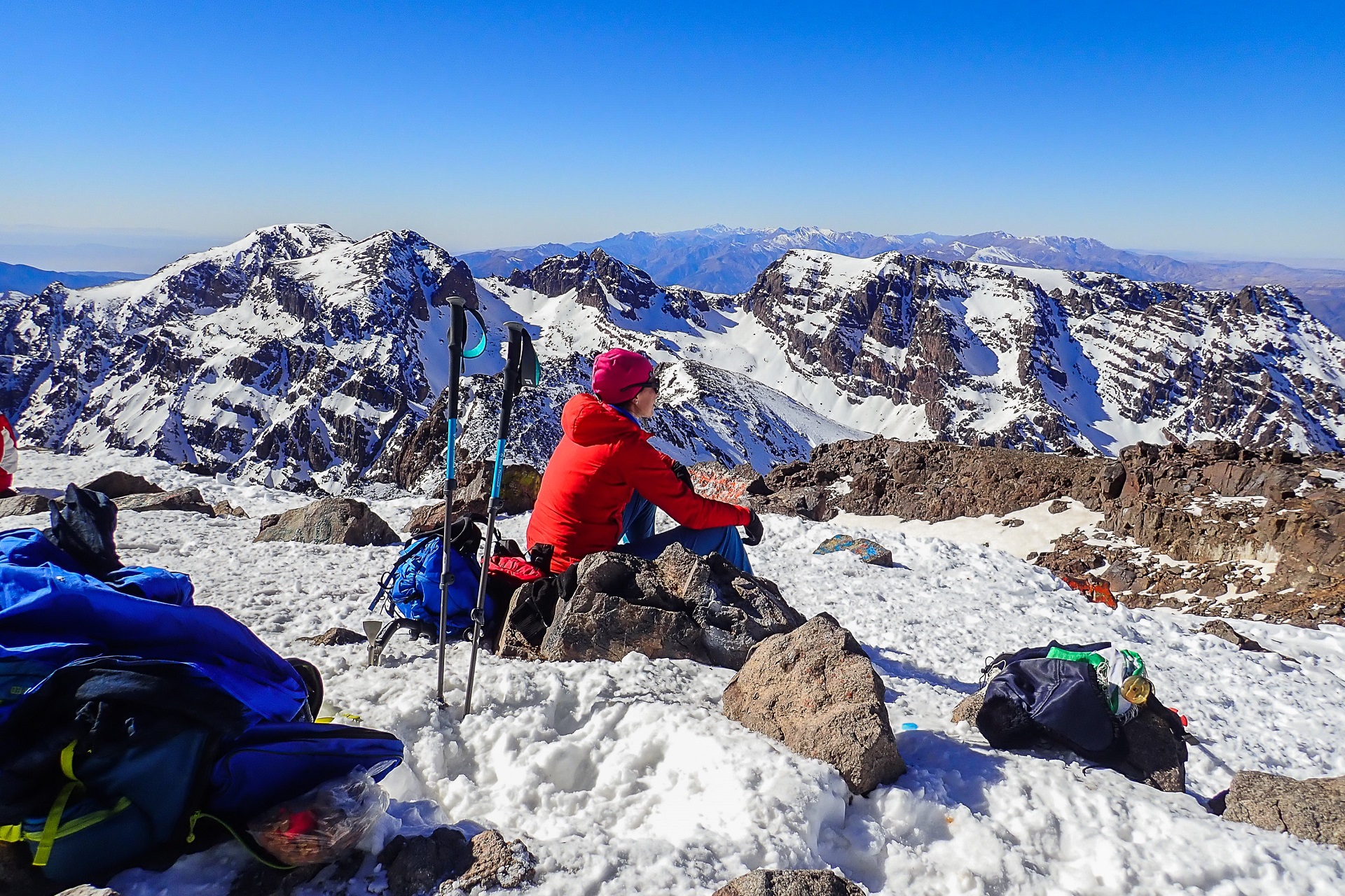 Chwila refleksji na szczycie Jebel Toubkal - 4167 m n.p.m.