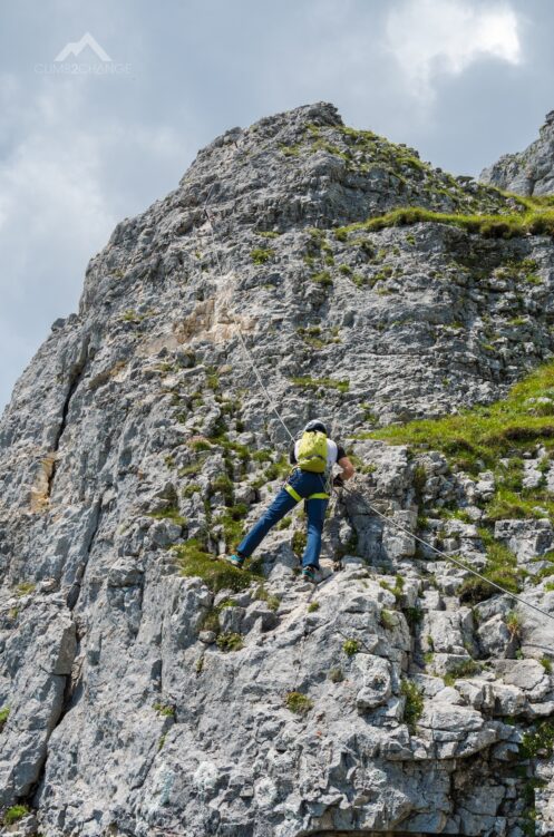 Pionowy odcinek za C/D na ferracie Sisi, na którym poręczówka jest niekorzystnie zainstalowana