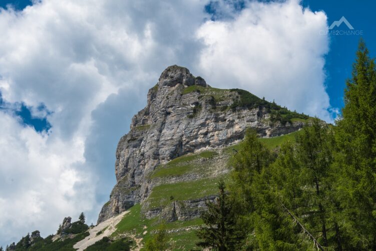 Widok na szczyt Loser, Góry Martwe